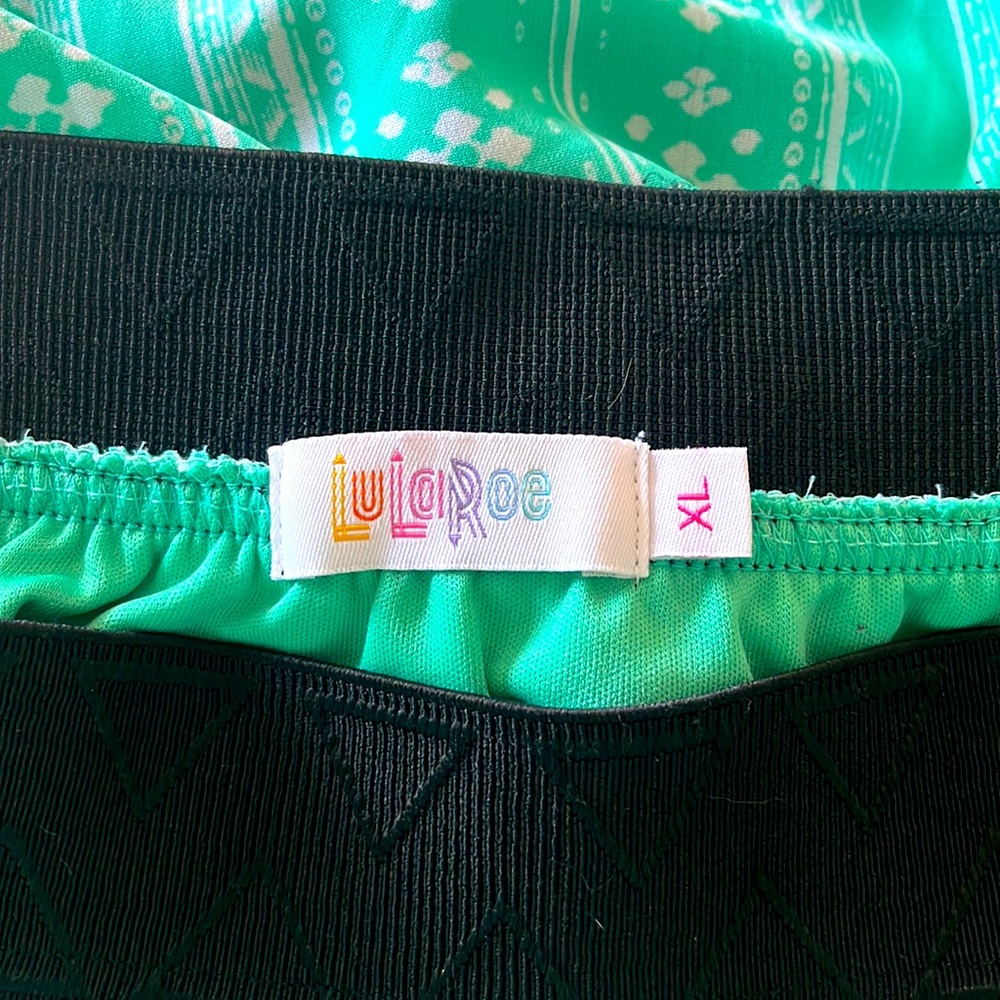 LuLaRoe Azure Turquoise Green and White A Line Black Stretchy waist Band - Picture 2 of 2